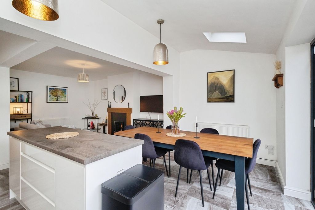 Property photo 2 of 20 Pbox-Img.Jpg