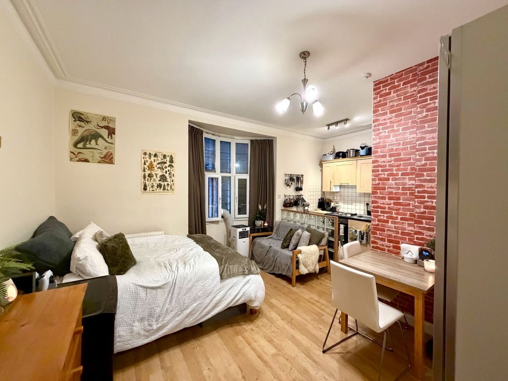 Property photo 1 of 4