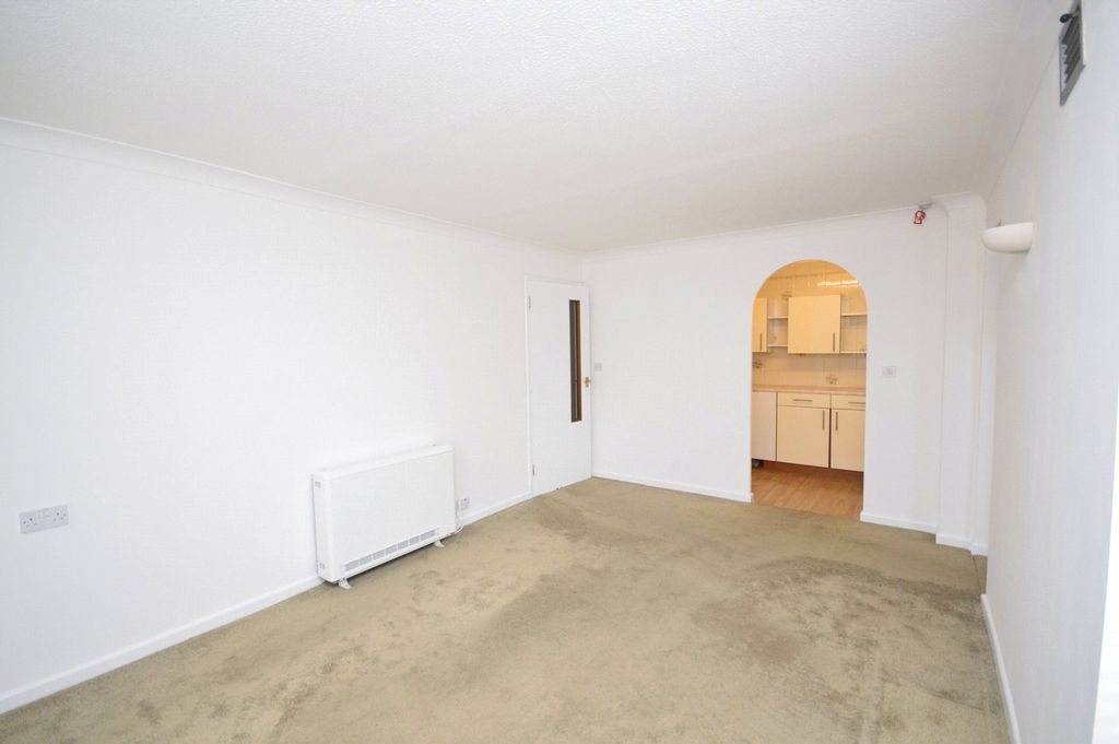 Property photo 2 of 11 Living Room