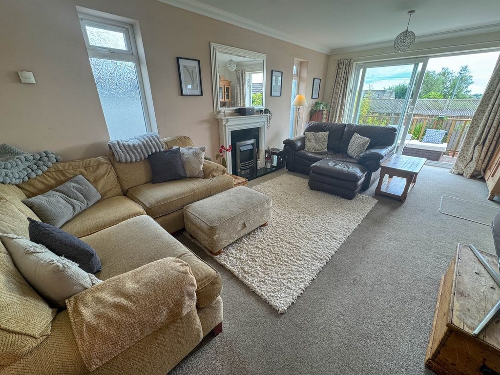 Property photo 2 of 24