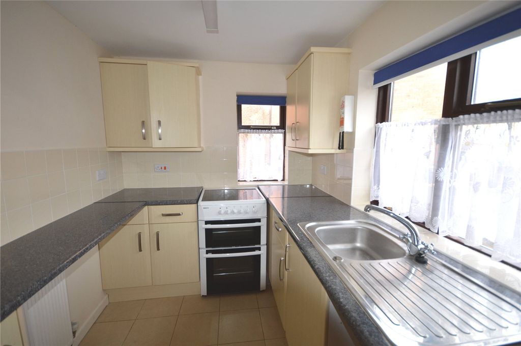 Property photo 2 of 8 Picture No. 15