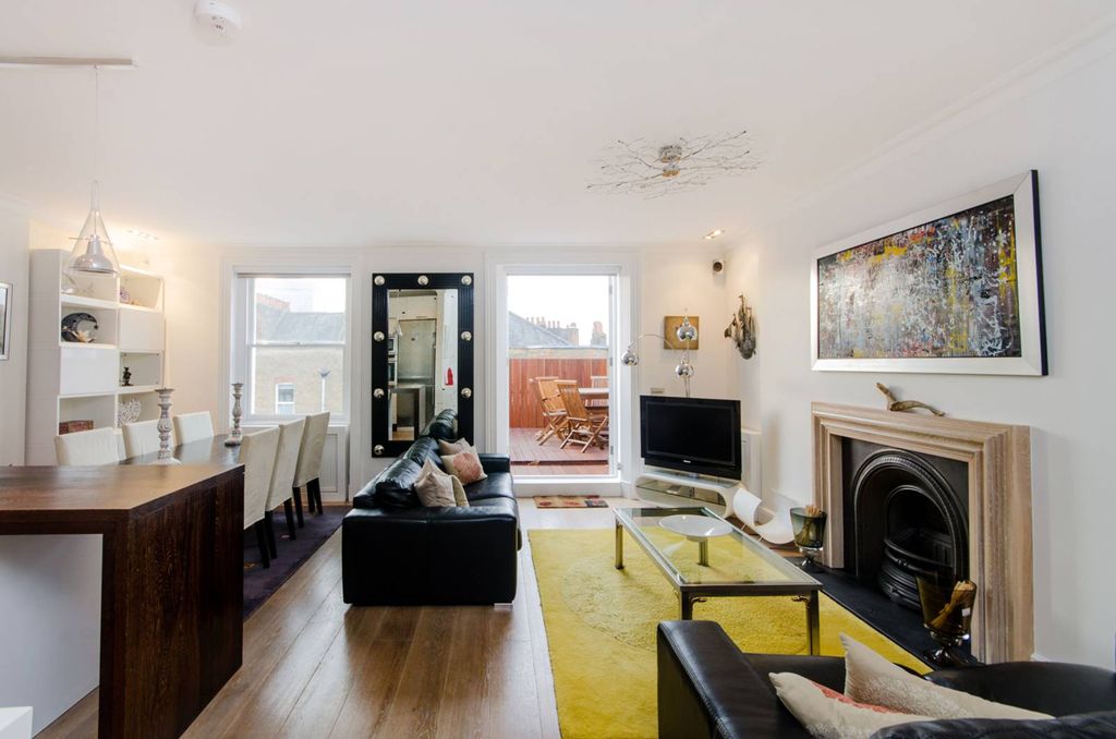 Property photo 2 of 11