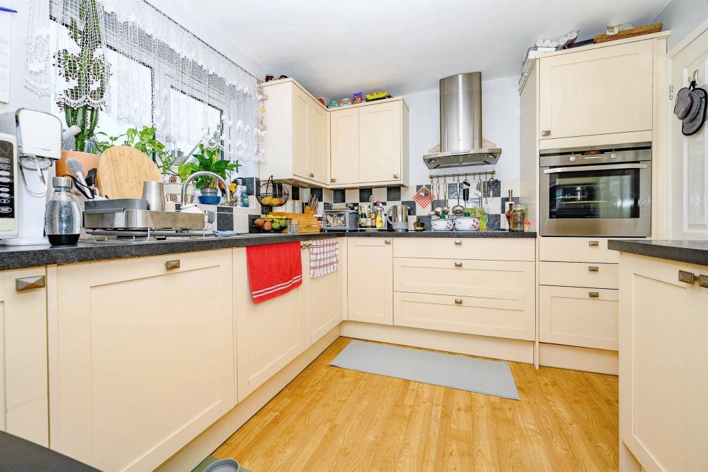 Property photo 3 of 16