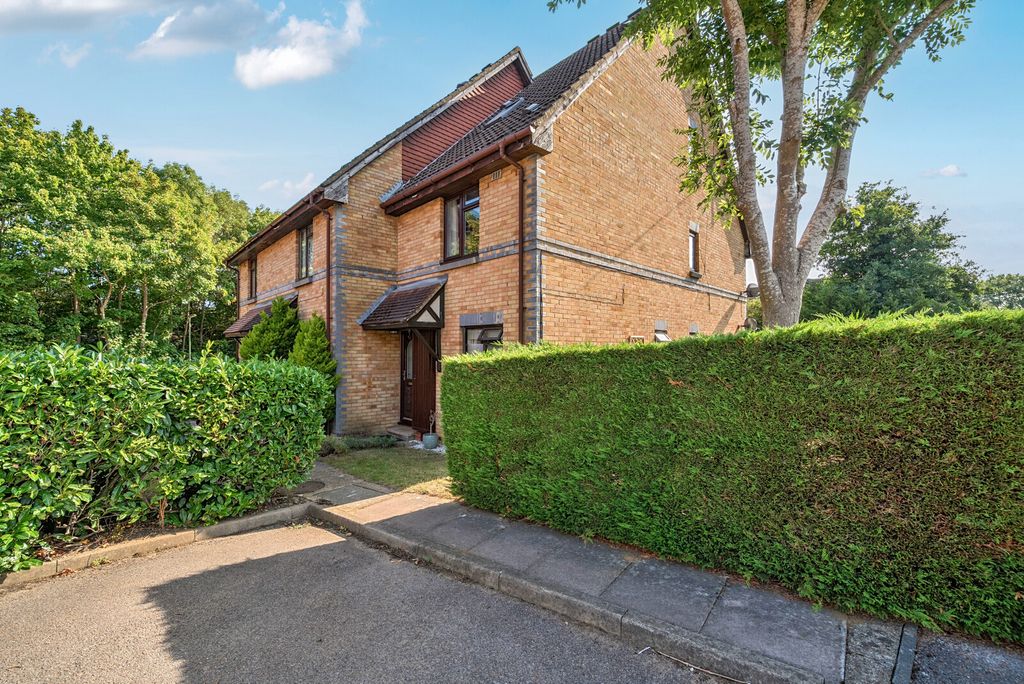 Property photo 1 of 12 1340720-2-689Ef46...