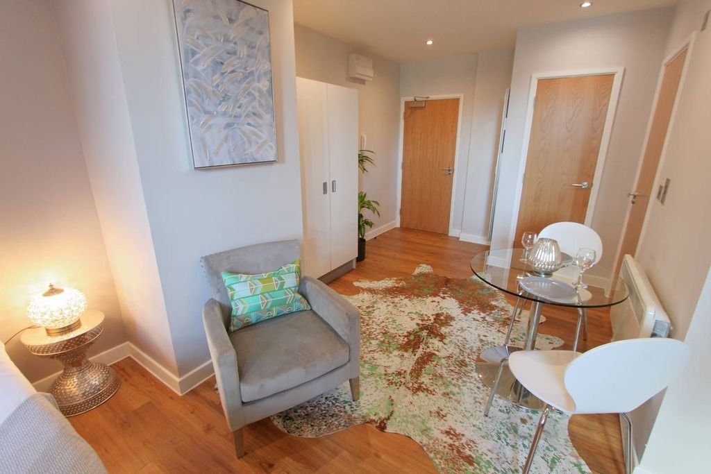 Property photo 2 of 9