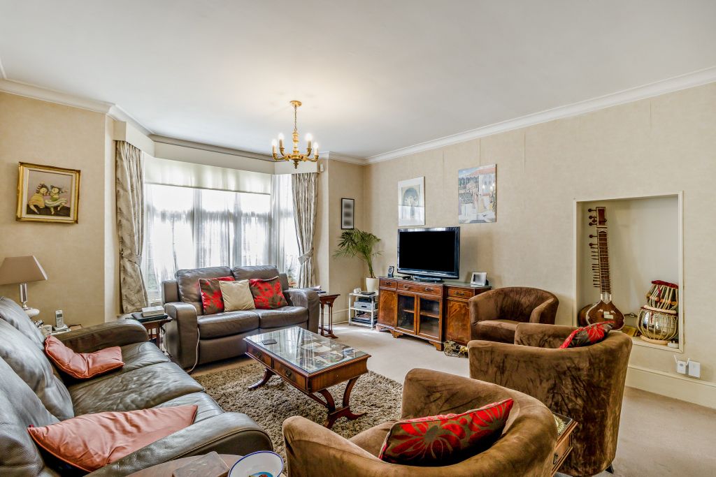 Property photo 2 of 11