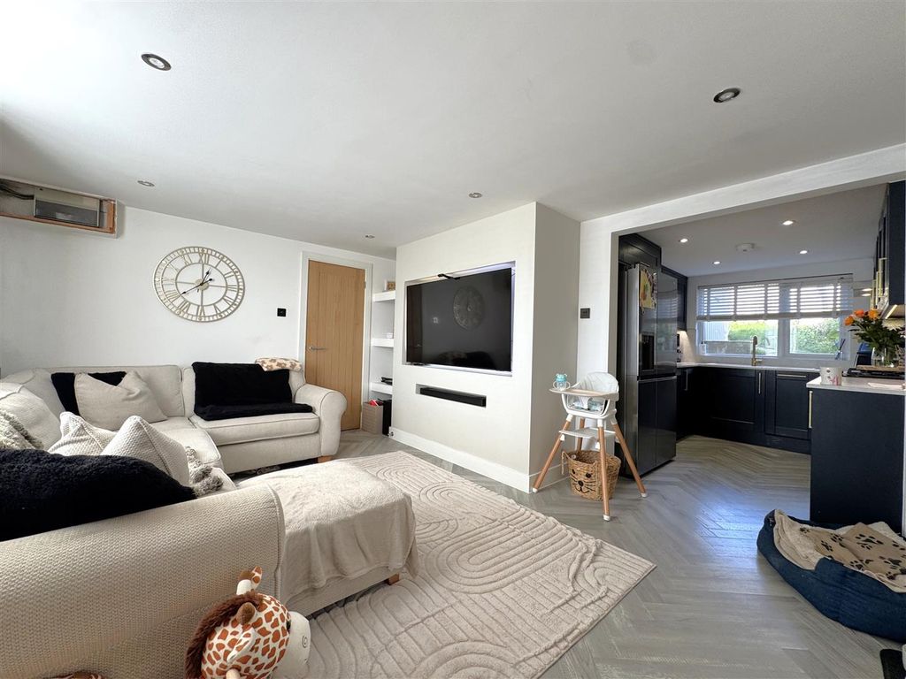 Property photo 2 of 13 2.Jpeg