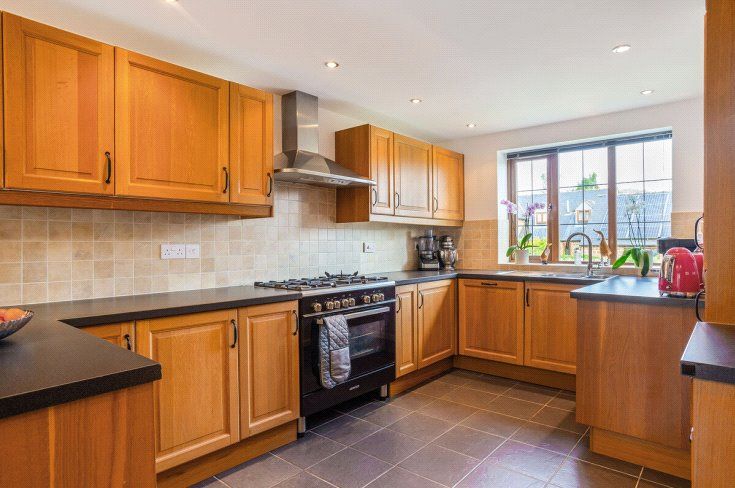 Property photo 2 of 12 Kitchen