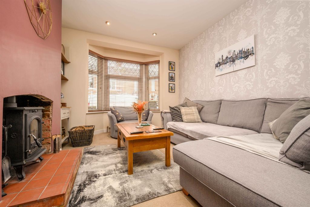 Property photo 2 of 12