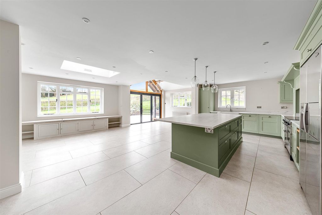 Property photo 3 of 31 Fulvenden Farmhouse, Horsham Road Abinger Hammer,