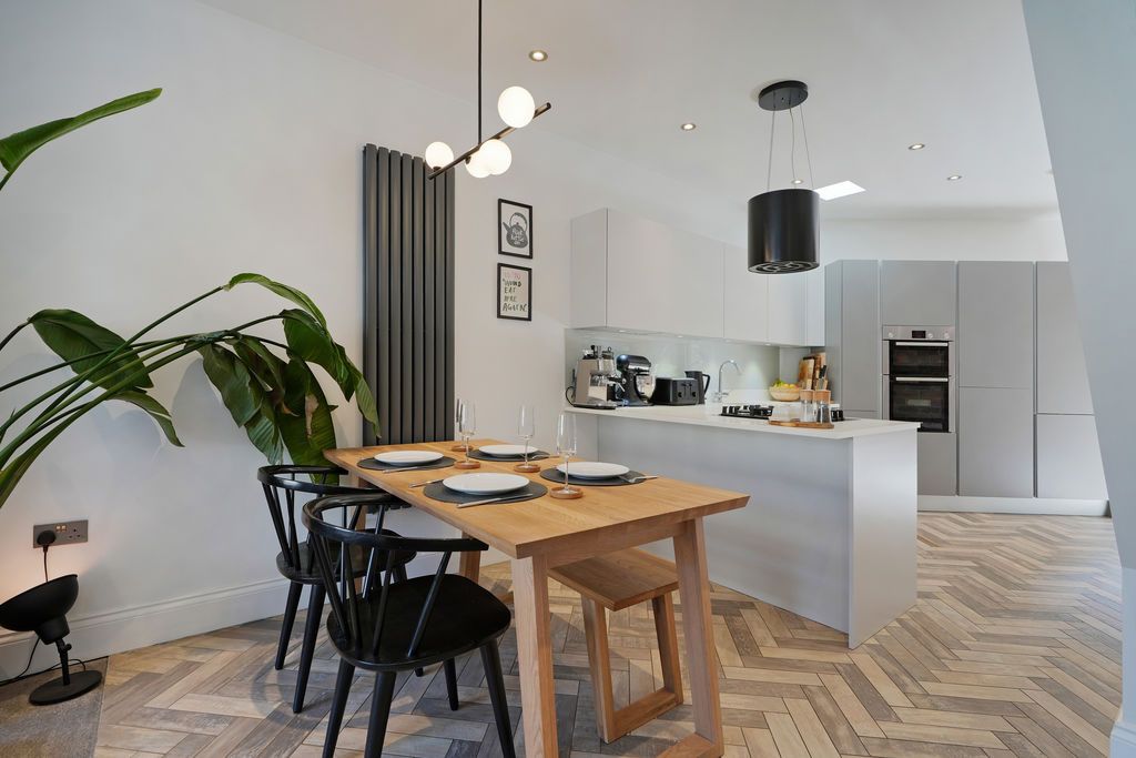 Property photo 3 of 42 Dining / Kitchen