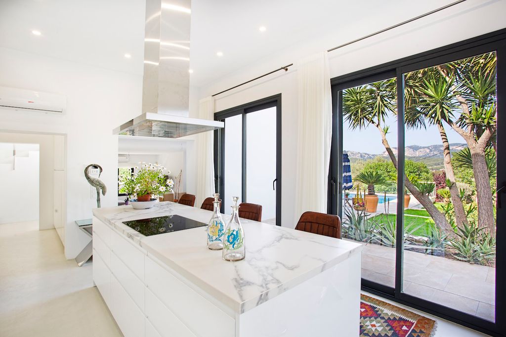 Property photo 3 of 8 10265