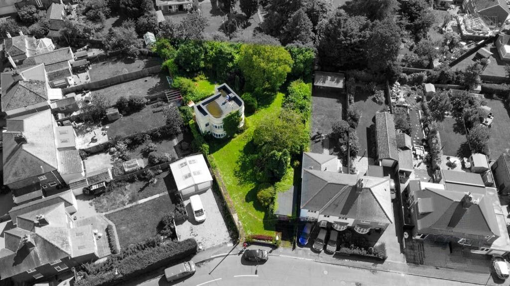 Property photo 1 of 21