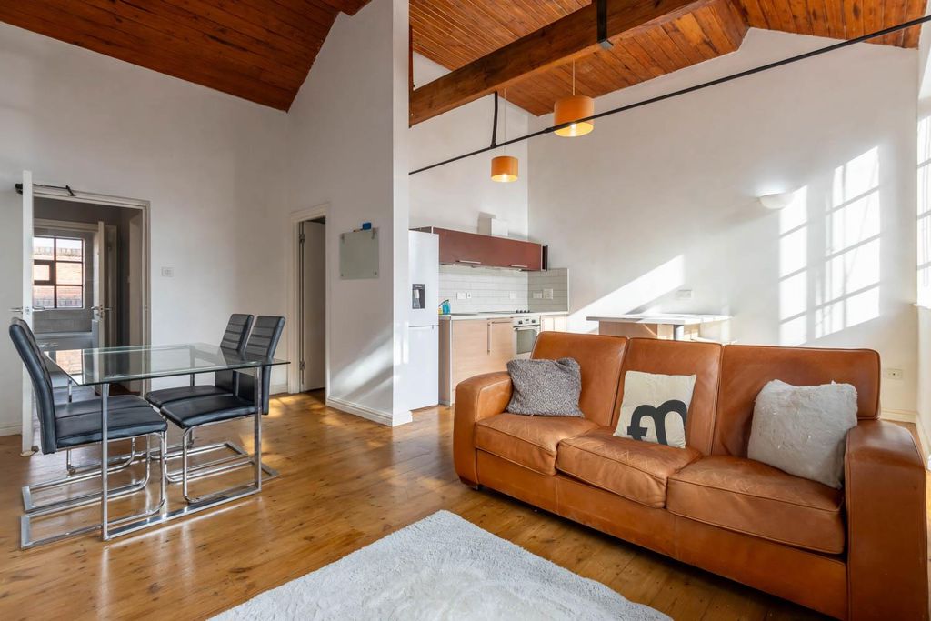 Property photo 2 of 18 Living Area