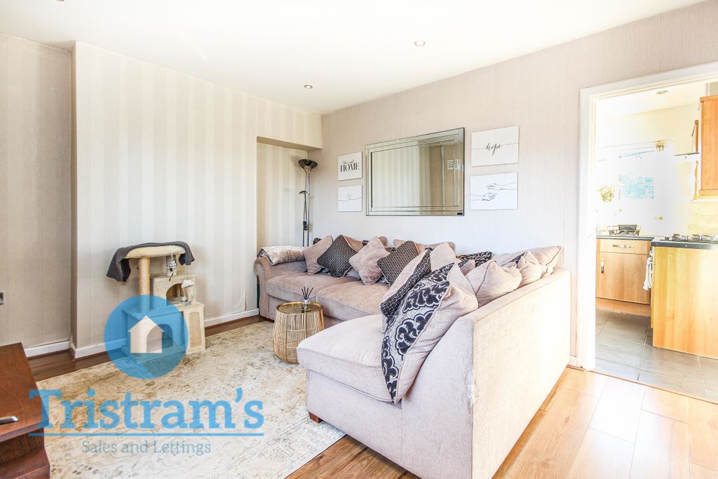 Property photo 2 of 13 Img_9186