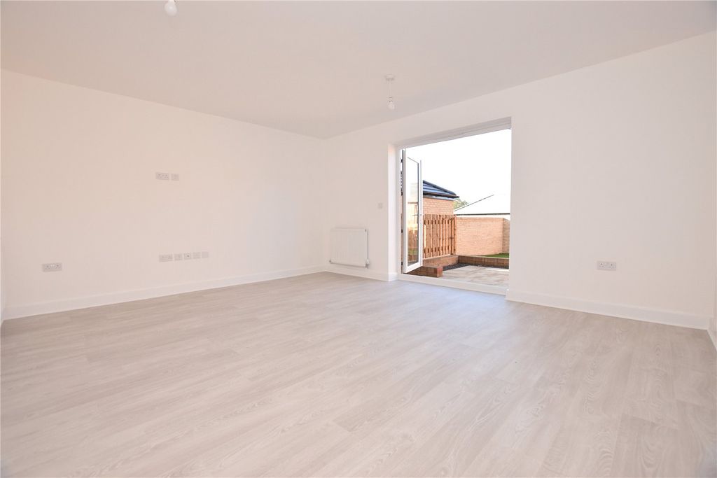 Property photo 2 of 12 Picture No. 10