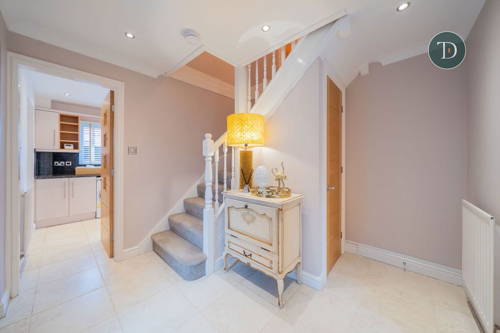 Property photo 2 of 44