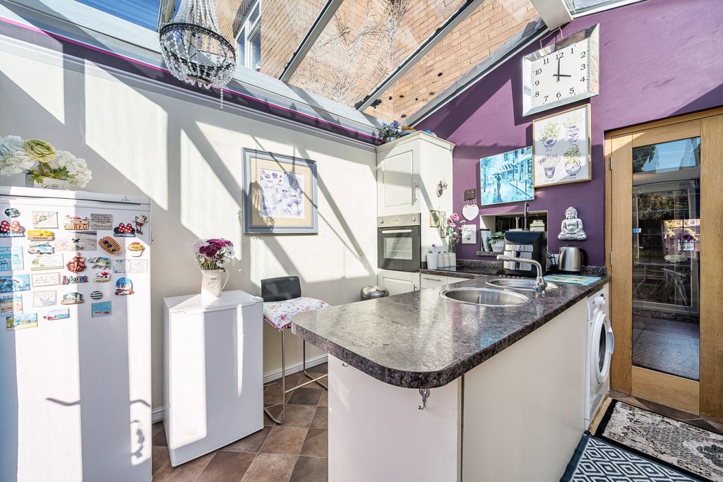 Property photo 2 of 17 1357871-6-68d16B8...