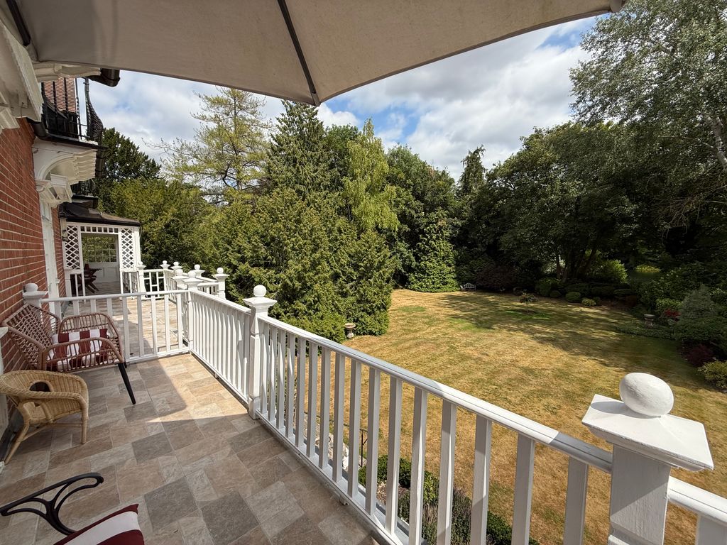 Property photo 2 of 11