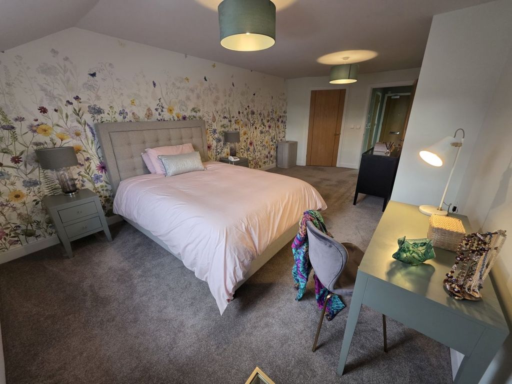 Property photo 3 of 22