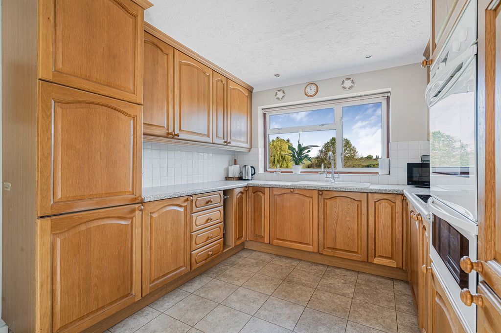 Property photo 3 of 16 36_82861.Jpg