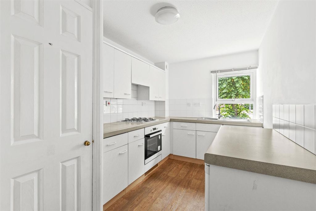 Property photo 2 of 12 Dove House, Watermead (Low Res)-15.Jpg