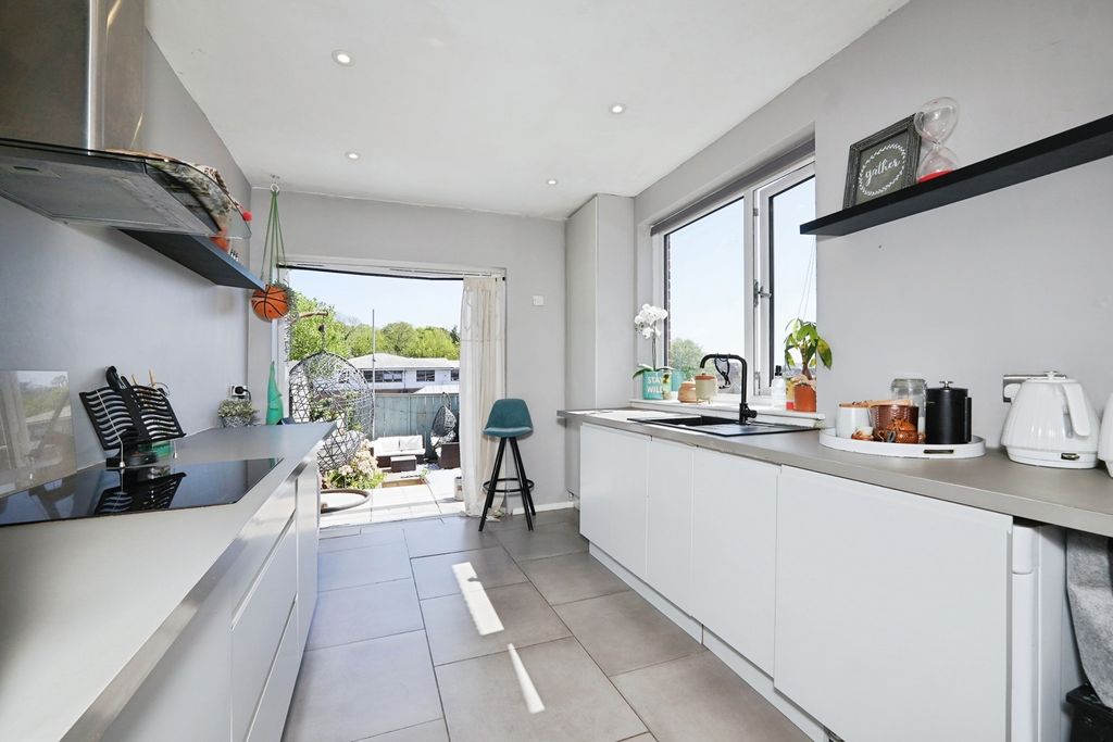 Property photo 2 of 16 Pbox-Img.Jpg