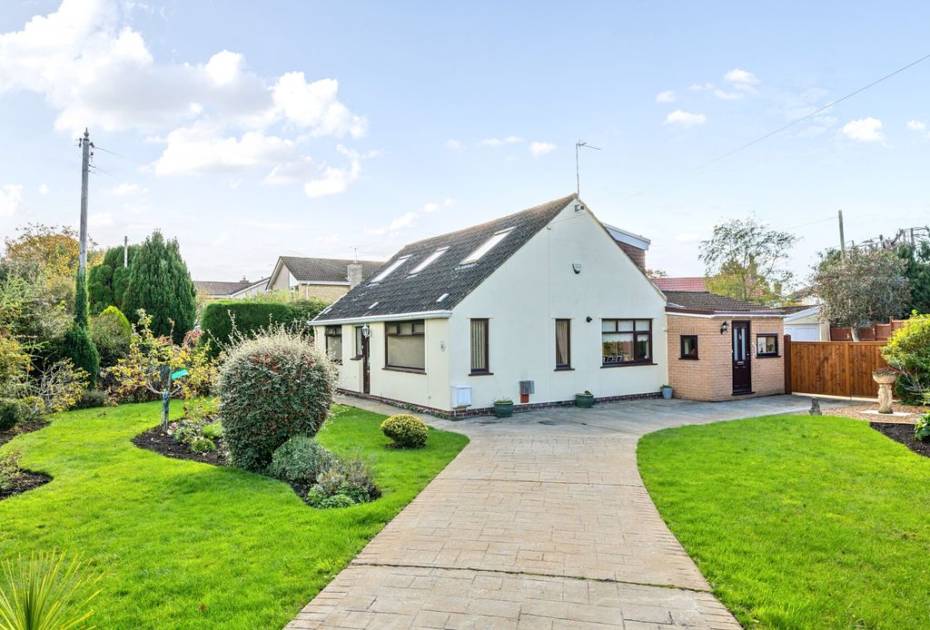 Property photo 1 of 22 School Road