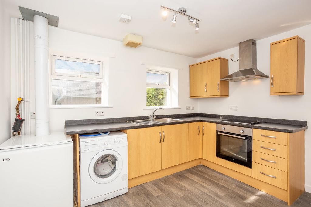 Property photo 2 of 17 Kitchen
