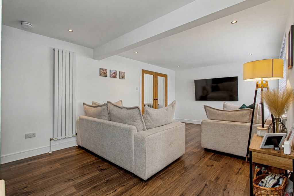 Property photo 2 of 14 Property Image 2