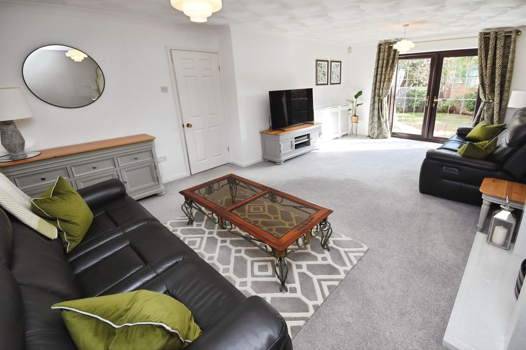 Property photo 2 of 23