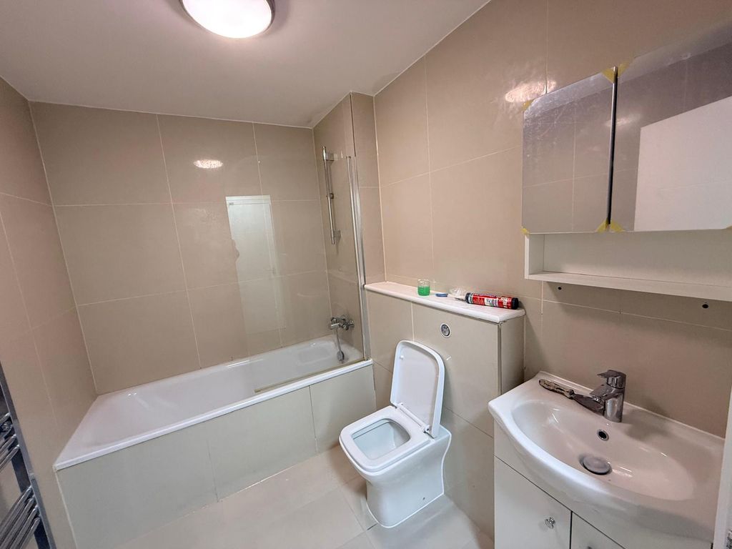 Property photo 3 of 6 Gallery