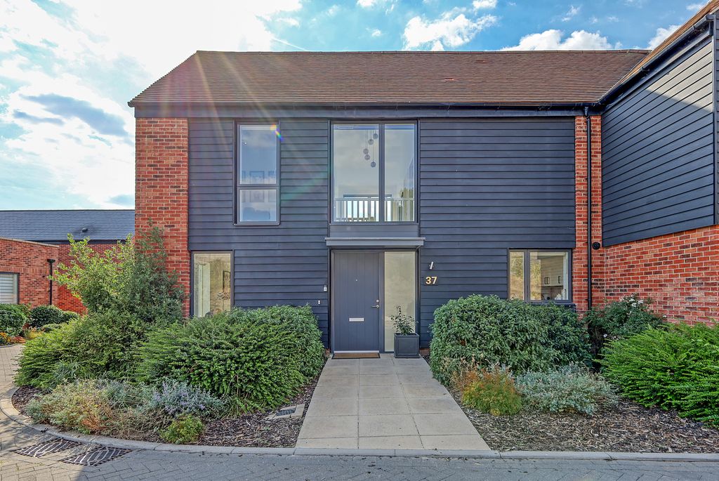 Property photo 1 of 35
