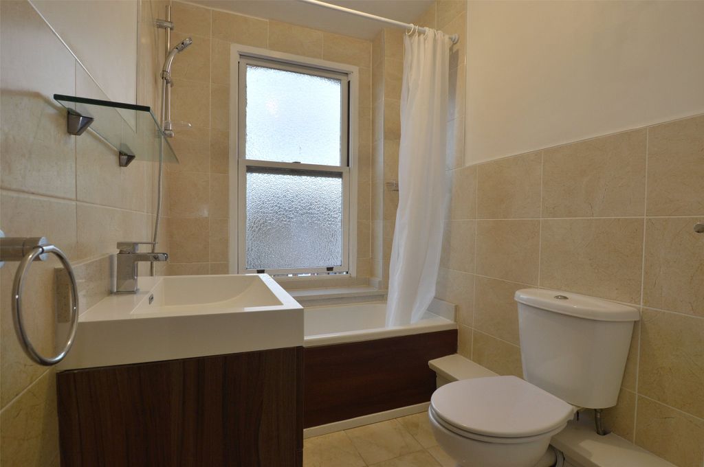 Property photo 2 of 9 Bathroom