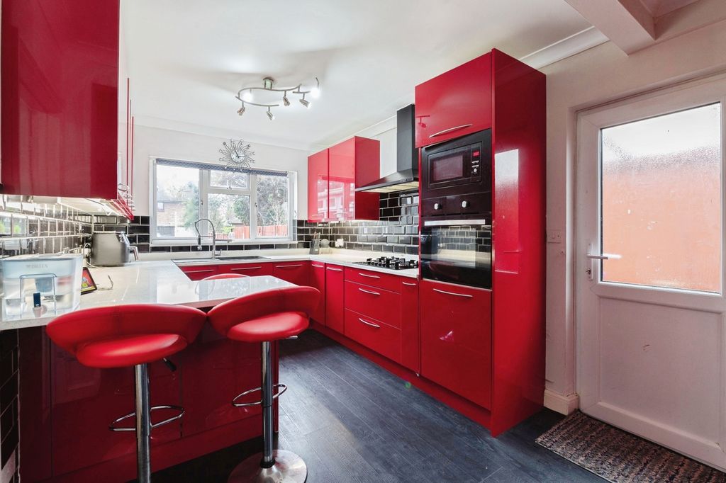 Property photo 3 of 15 Kitchen