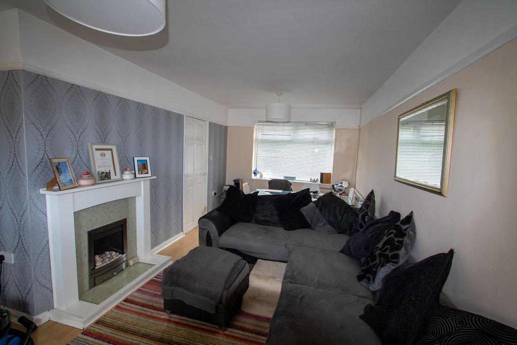 Property photo 3 of 21
