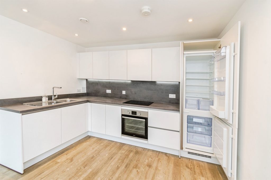 Property photo 2 of 18 Image