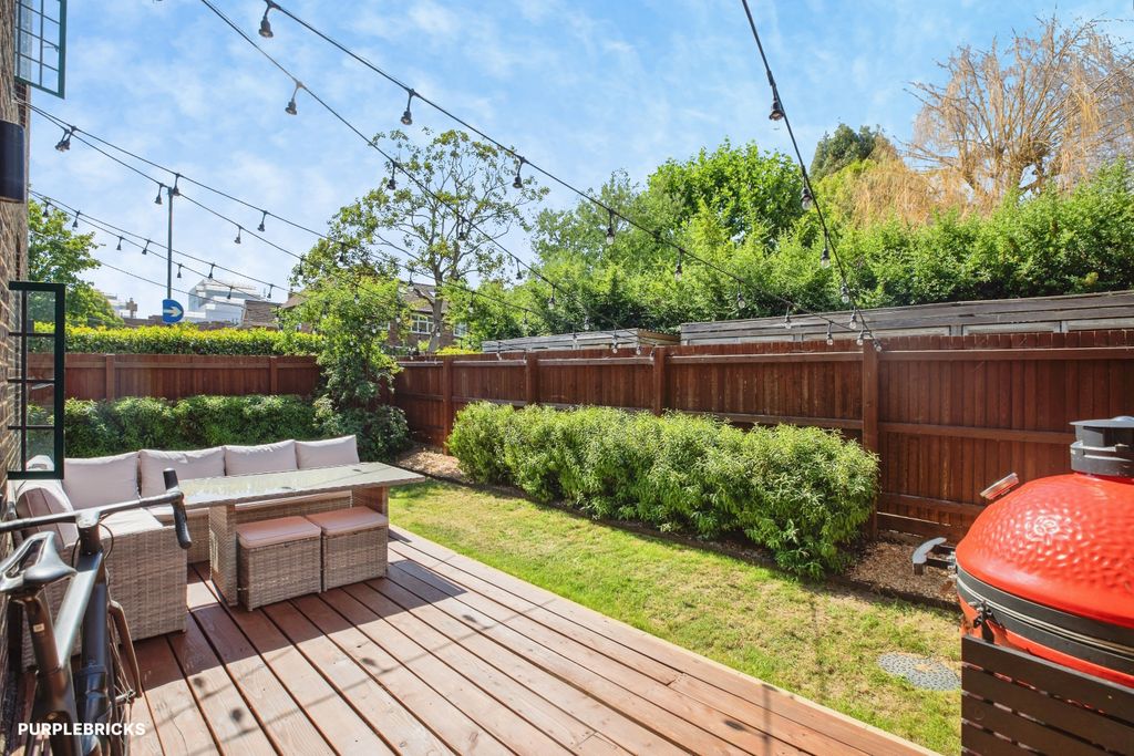 Property photo 1 of 11 Garden