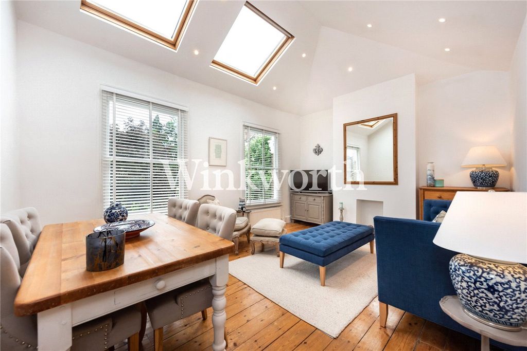 Property photo 3 of 20 Picture No. 05