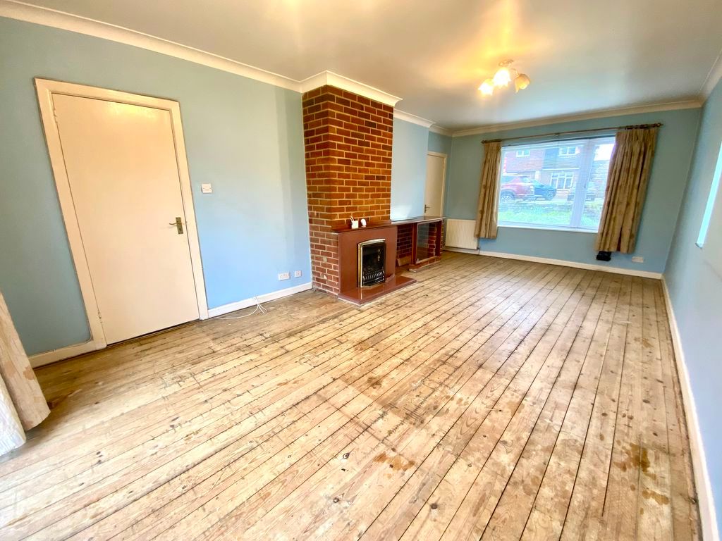 Property photo 2 of 17 Lounge