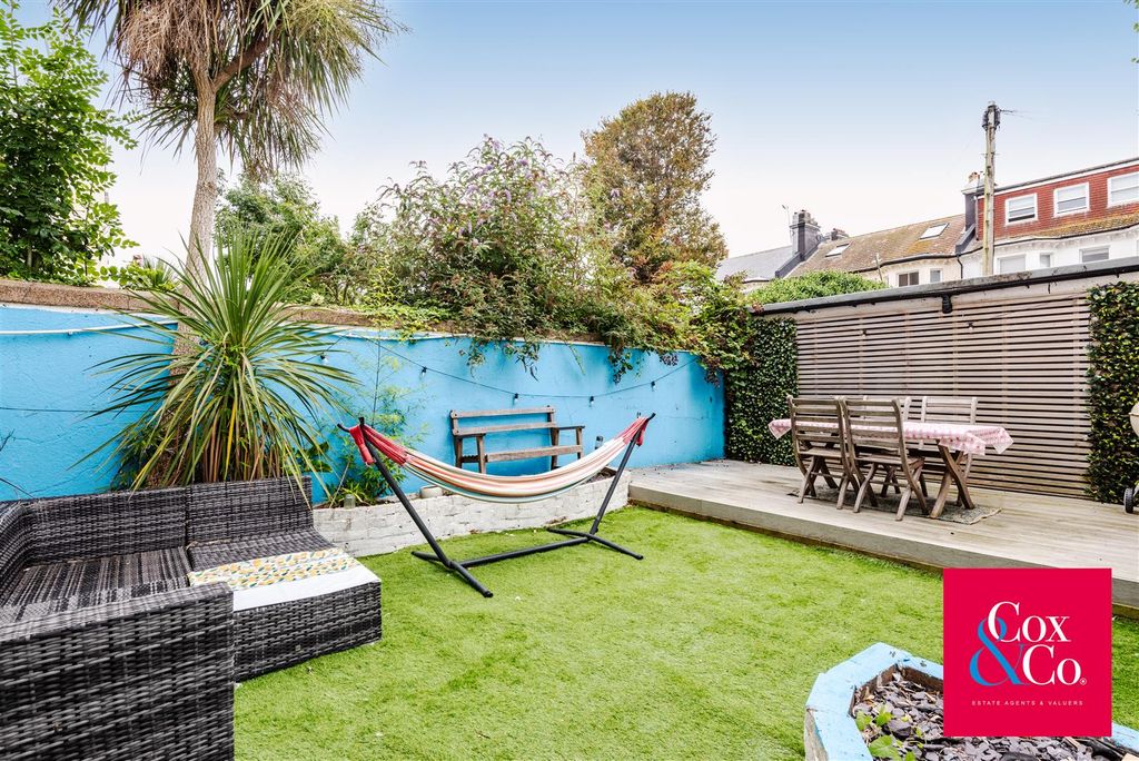 Property photo 3 of 14 81M_5250.Jpg