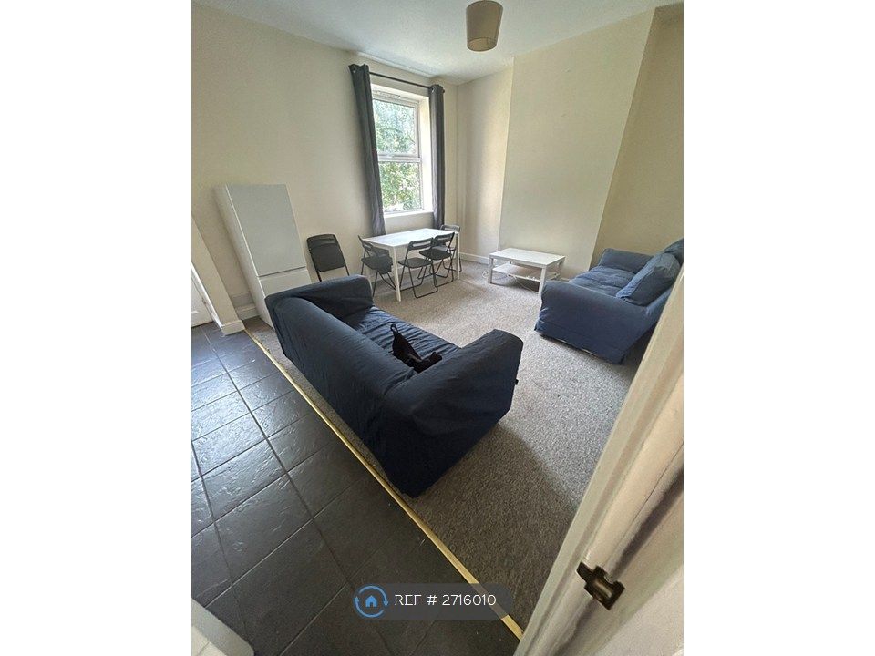 Property photo 3 of 11 Living Area