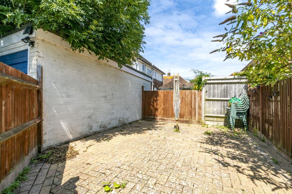 Property photo 2 of 14 Picture No. 15