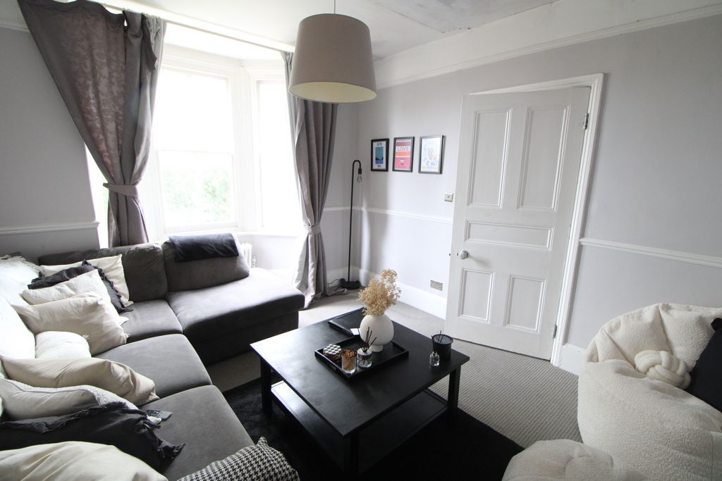 Property photo 3 of 16 Img_9083