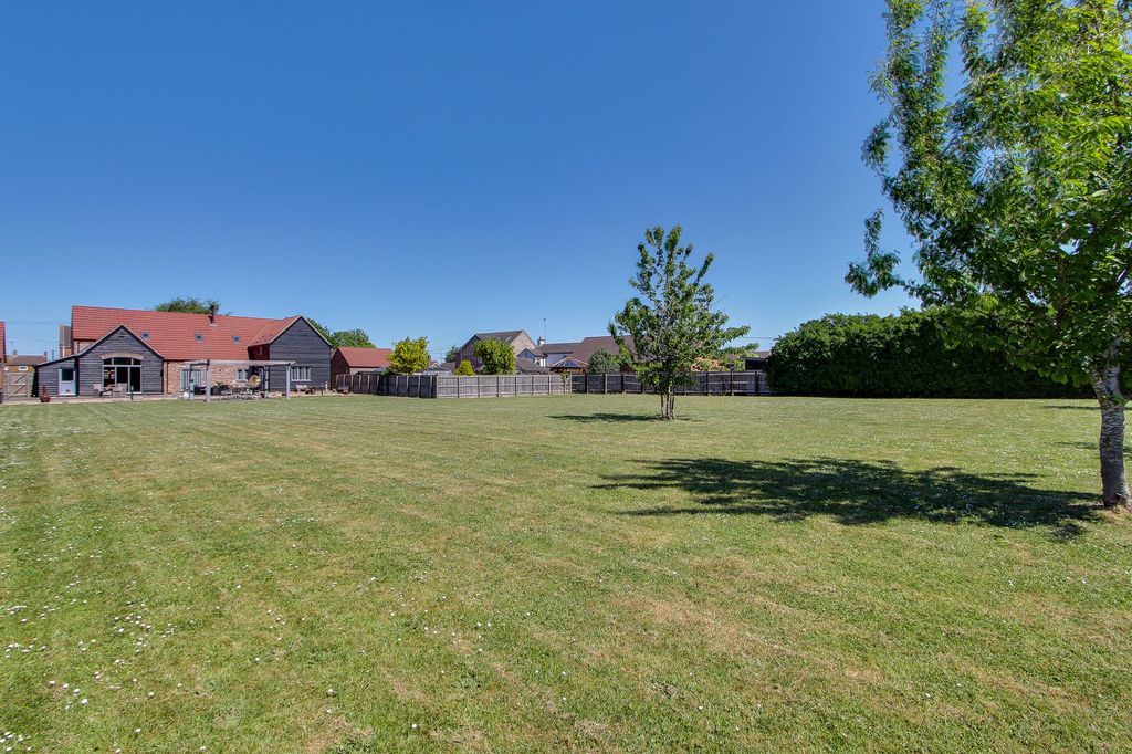 Property photo 2 of 63