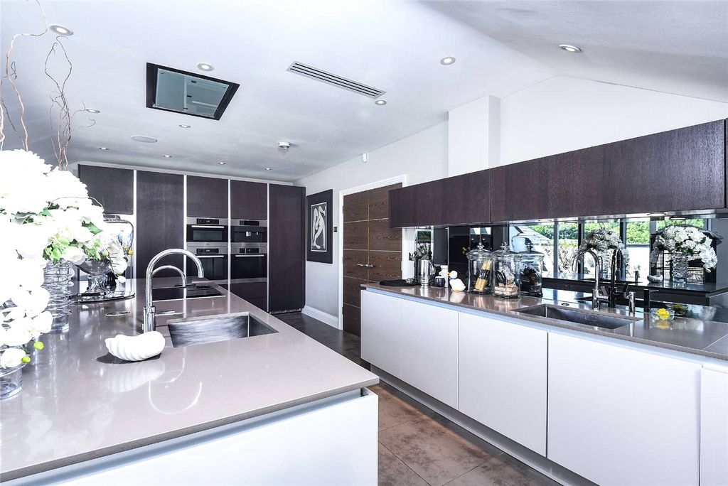 Additional image 6 of 3 bed flat to rentMurano House, 389 Cockfosters Road, Hadley Wood, Hertfordshire EN4