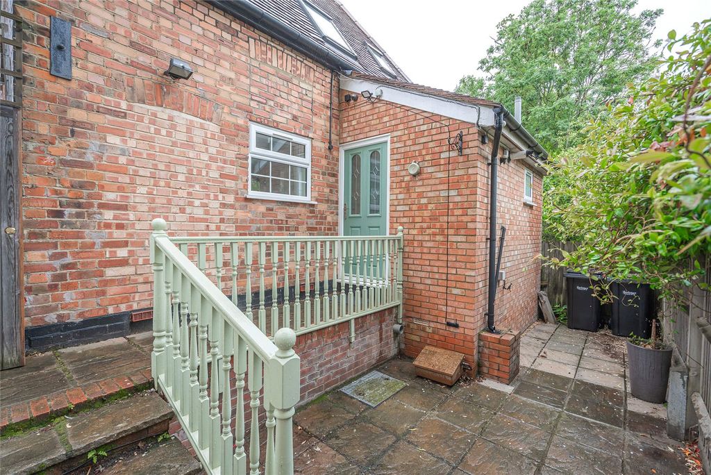 Property photo 2 of 17 Garden C