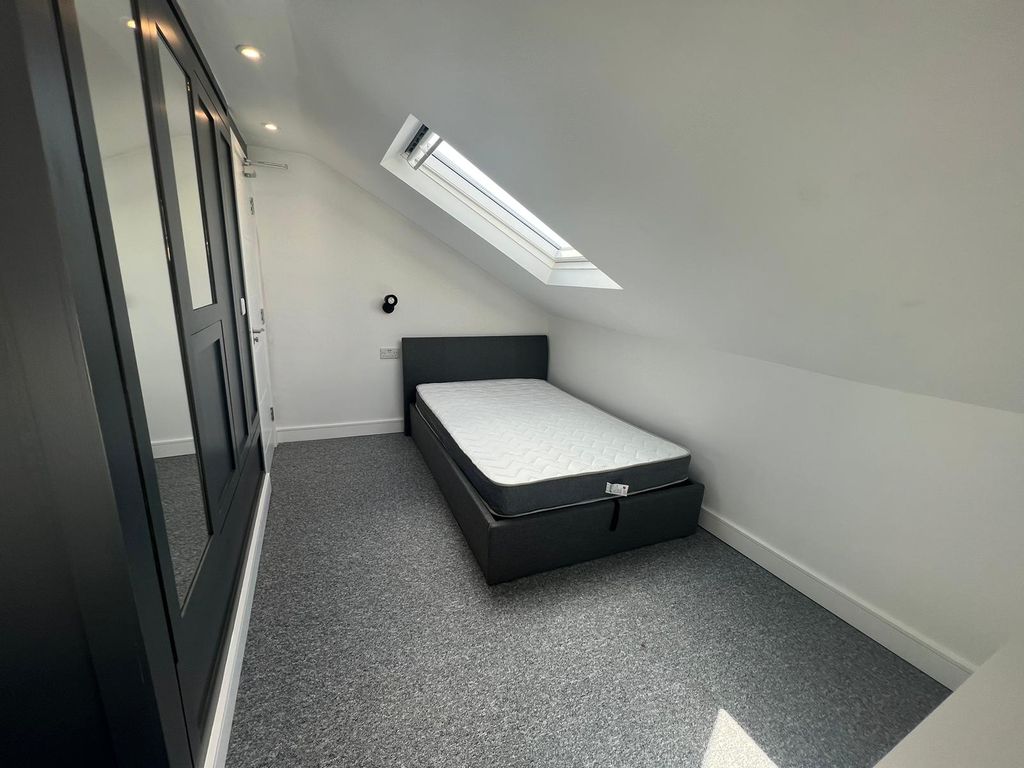 Property photo 2 of 8 Photo