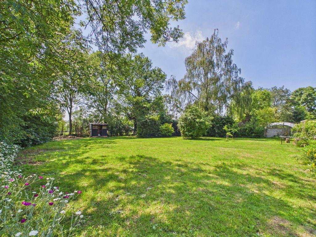 Property photo 2 of 21
