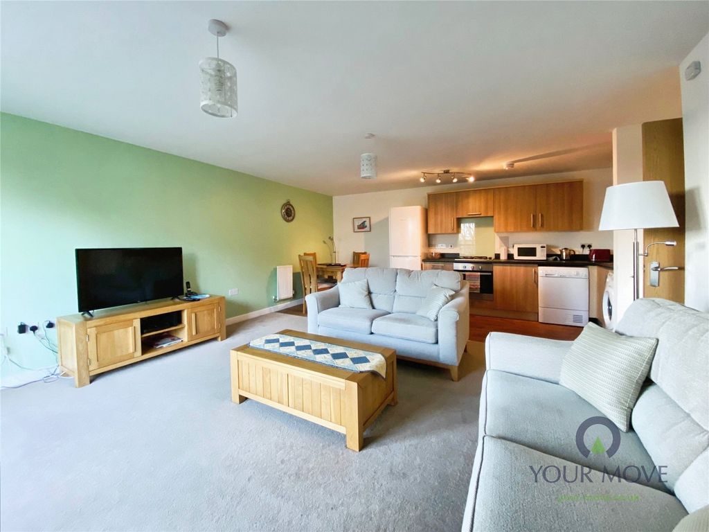 Property photo 3 of 19 Lounge